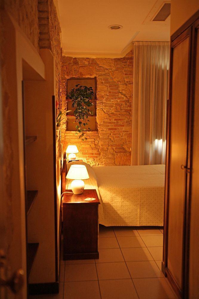 Arcobaleno Rooms Cagliari Esterno foto