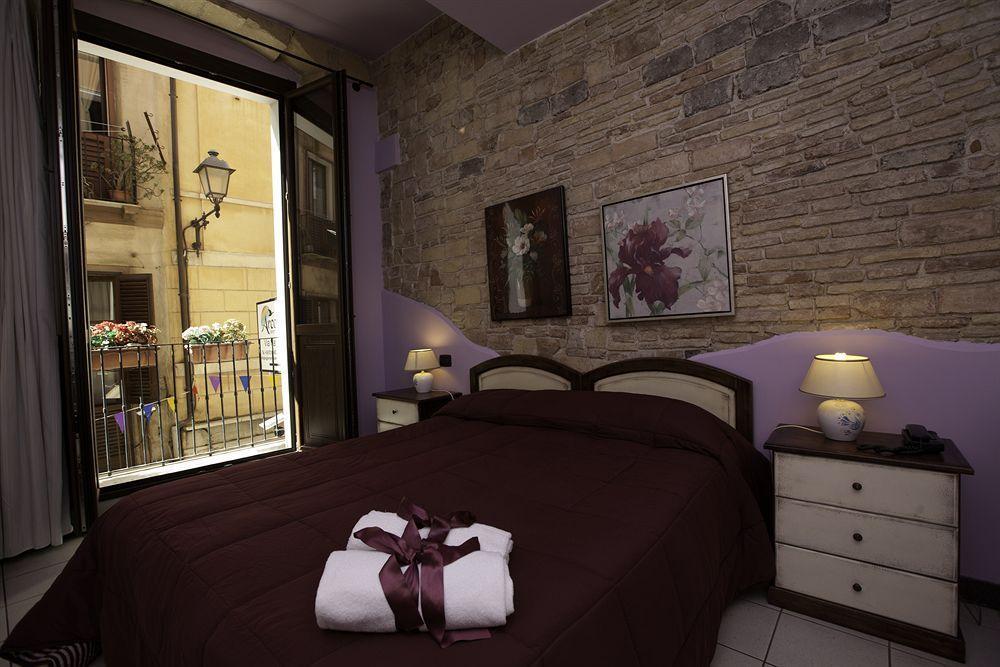 Arcobaleno Rooms Cagliari Esterno foto