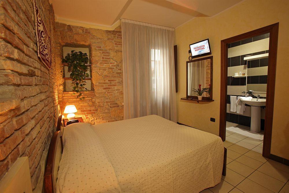 Arcobaleno Rooms Cagliari Esterno foto