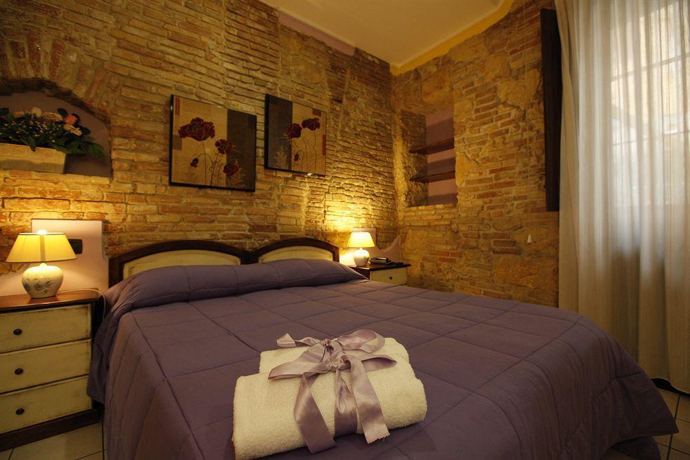 Arcobaleno Rooms Cagliari Esterno foto