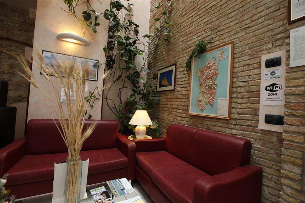Arcobaleno Rooms Cagliari Esterno foto