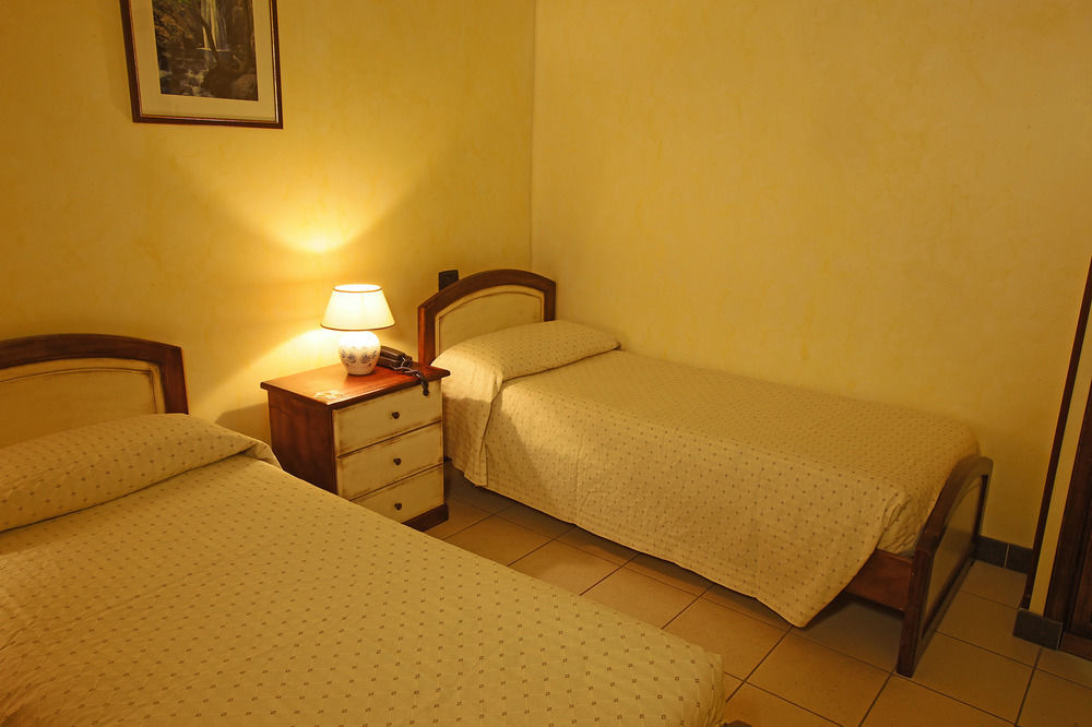 Arcobaleno Rooms Cagliari Esterno foto